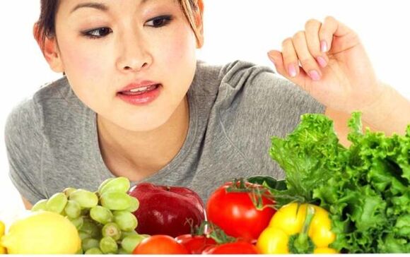 The Japanese girl chooses diet products